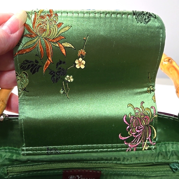 NWT  Yans NY 100% Rayon Embroidered Purse - Picture 5 of 9